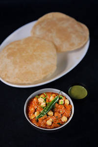 Chole Bhatoore