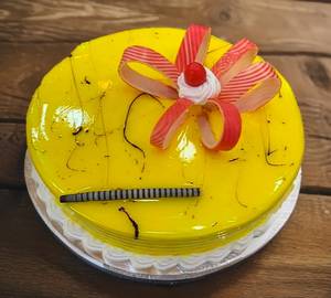 Pinapple celebration cake/kg