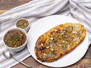 Garlic Kulcha + Pindi Chole (Maida)