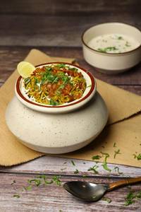 Veg Biryani With Raita