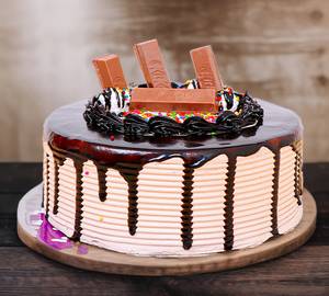 Chocolate kitkat cake [500gms]                                           