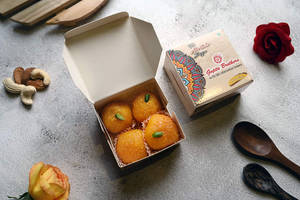 Kanpuri Laddu