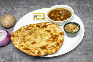 Aloo Pyaaz Kulcha