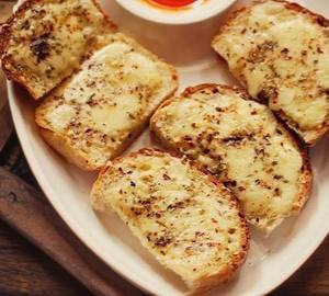Cheese garlic bread