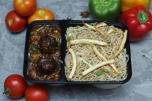 Veg Manchurian With Paneer Hakka Noodles