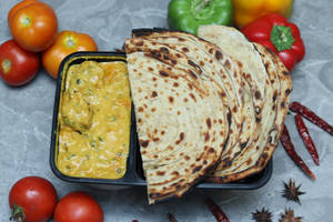Chicken Lababdaar With Lacha Paratha