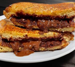 Chocolate Grilled Sandwitch