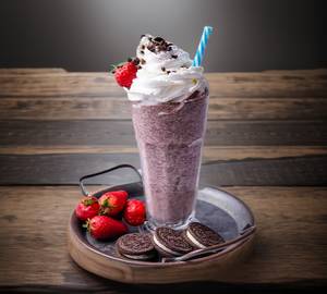 Oreo Strawberry Milkshake