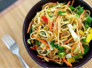 Veg Hakka Noodles