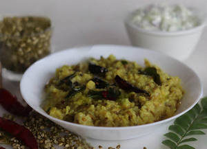 Plain Khichdi With Dahi And Salad