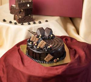 Choco Crunchy Cake (500 Gm)