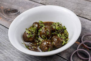 Veg Manchurian (10 Pcs)