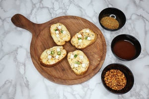 Chilli & Paneer Garlic Bread(4pcs)
