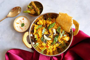 Masala Khichdi With Dahi Salad