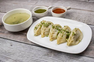 Chicken Steamed Momo With Soup