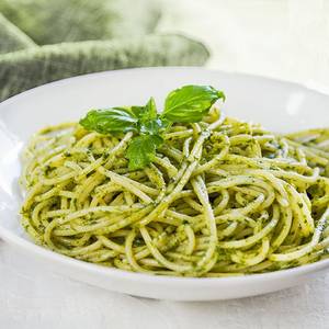SPAGHETTI CHICKEN IN CORIANDER PESTO SAUCE