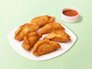 Kurkure Chilli Cheese & Veg Momos (4pcs)