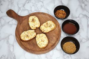 Cheese And Butter Garlic Bread(4 Pcs)