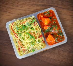 Chilli Garlic Noodles with Chilli Paneer