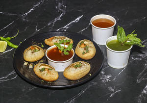 Golgappa/paani Puri With Mineral Water[8 Pieces]
