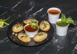 Golgappa/Paani Puri With Mineral Water[8 Pieces]