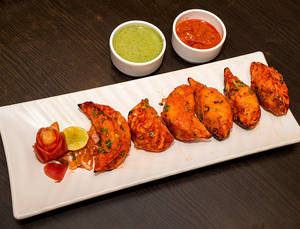 Chicken Tandoori Momos With Onion & Capsicum(8pcs)
