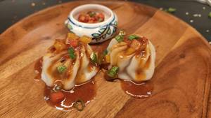 Chilly chicken momo