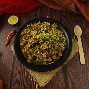 Kachori Chaat [Serves 1]