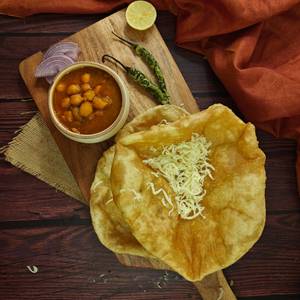 Cheese Chole Bhature [2 Bhature]