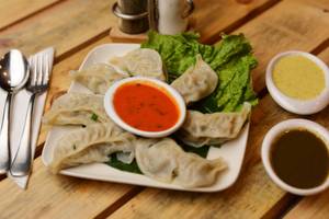 CHICKEN MOMO STEAM