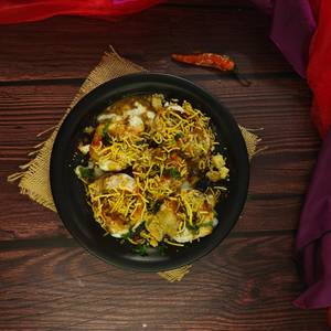 Dahi Batata Puri [Serves 1]