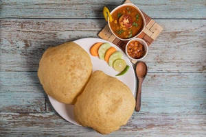 Chola Bhatura (1 Plate 2 Pcs)