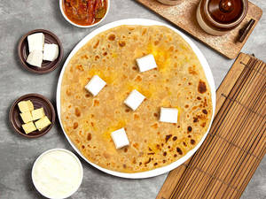 Stuffed Paneer Paratha With Butter & Pickle