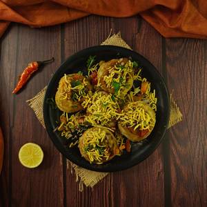 Aloo Batata Puri [Serves 1]