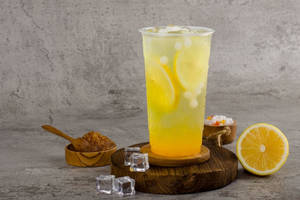 Laphing With Lemon Ice Tea With Kiwi Boba  Pearls