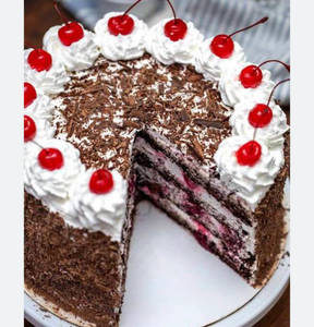 Black Forest Cake Half Kg