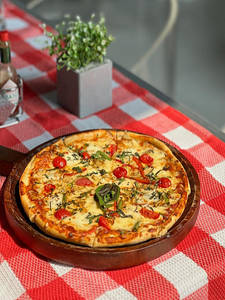 Classic Margherita Pizza