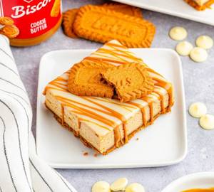 Eggless Lotus Biscoff Cheesecake