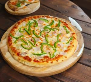 Onion capsicum pizza