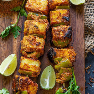 Paneer Achari Tikka (8 Pcs)