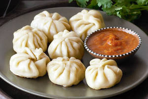 Veg Momos (12 Pcs)