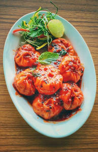 Veg Lemon Hot & Spicy Momos (12 Pcs)