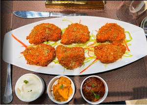 Veg Paneer Kurkure Momos