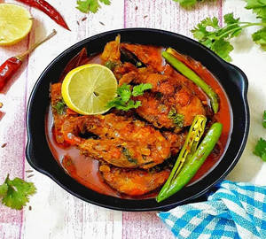 Rehu Fish Curry Half.(4 Pcs)