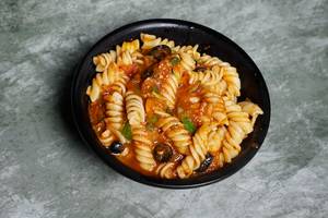 Veggie Arrabiata Red Sauce Pasta