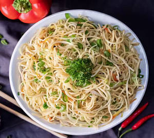 Veg Hakka Noodles