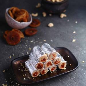 Kaju Anjeer Roll