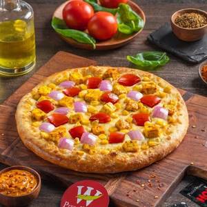Paneer Makhani Pizza [Medium]