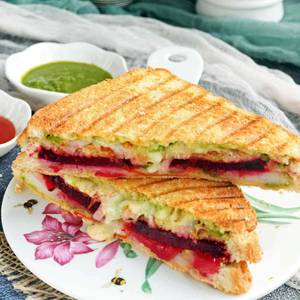 Veg grilled sandwich