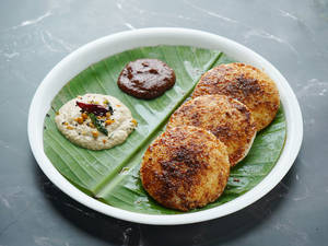 Karampodi Ghee Idly [3 Pieces]